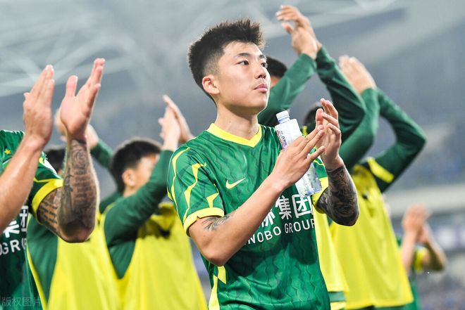 加时末段英超传出新动向，江苏男篮刷新队史纪录，高层表态——气氛紧张，身体对抗强度拉满的简单介绍