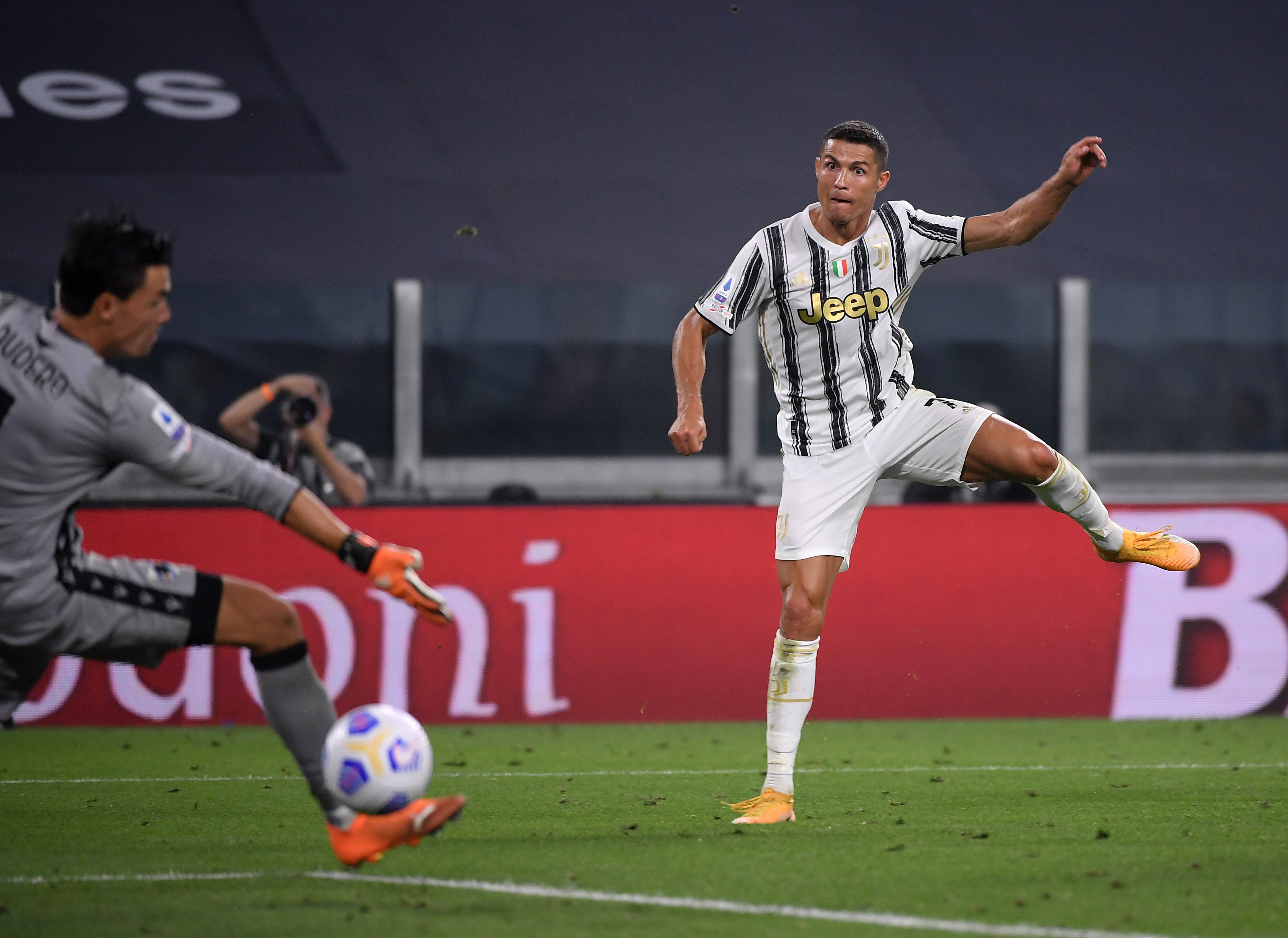 NG体育-C罗连续十场比赛得分超过高光表现，尤文图斯挑战极限！的简单介绍