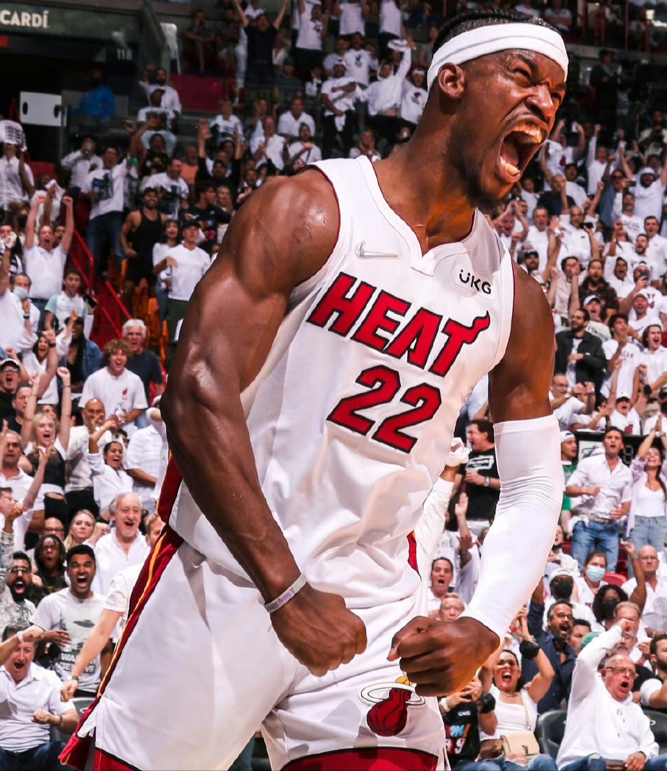 巴特勒迎来十五赛季高光表现，雄鹿球迷沸腾！的简单介绍